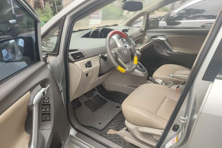 Used Toyota Verso 2014 Starlight 180E CVT Elite Edition