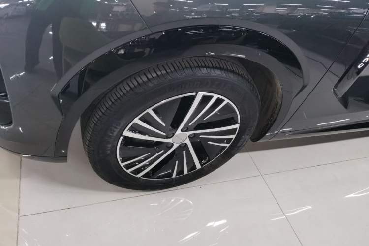 Used Lynk & Co 08 EM-P 2023 120km Long-Range Halo Left Front Wheel Hub