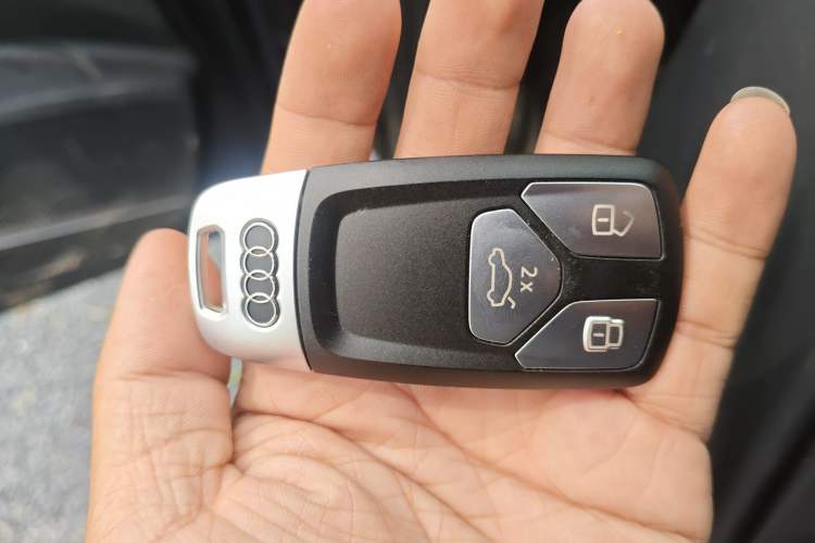 Used Audi Q5L 2021 40 TFSI Enjoy Life Edition Vehicle Key