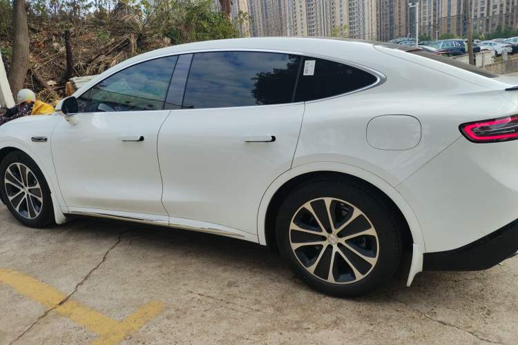 Used Hima Luxeed R7 2024 All-Electric 802 km Max Left Side