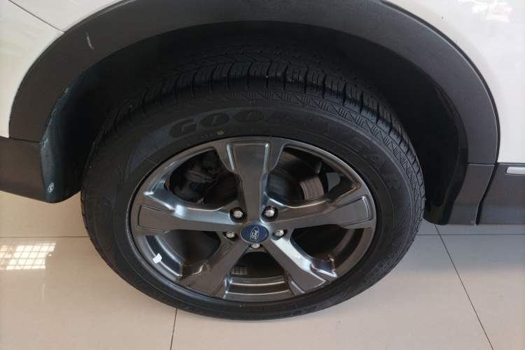 Used Ford Kuga 2019 EcoBoost 180 Two-Wheel-Drive Titanium Plus Model China V Standard
