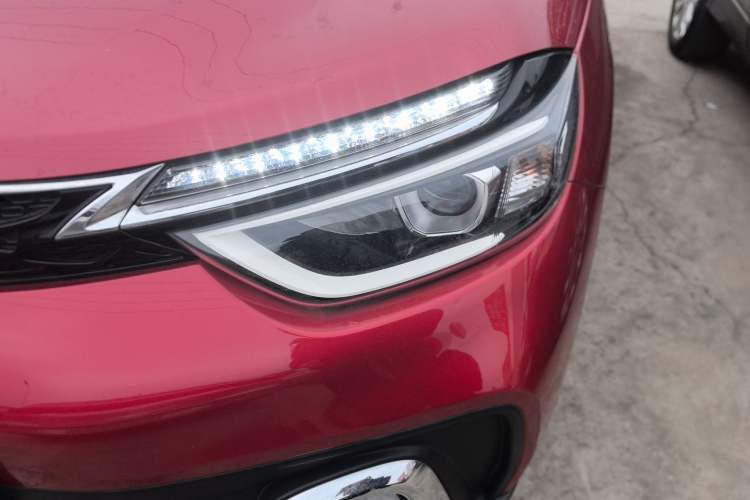 Used Dongfeng Aeolus AX4 2018 1.6L DCT Trendy & Stylish Model with Sunroof
