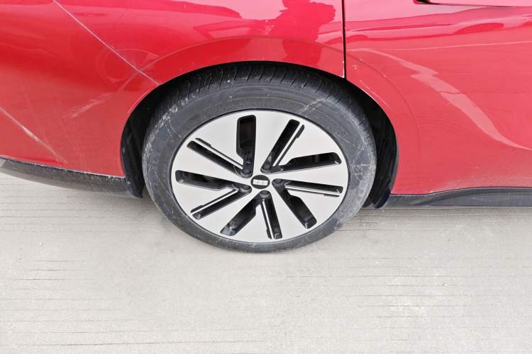 Used Geely Galaxy E8 2024 665 km Range Rear-Drive Starship Long-Range Version
