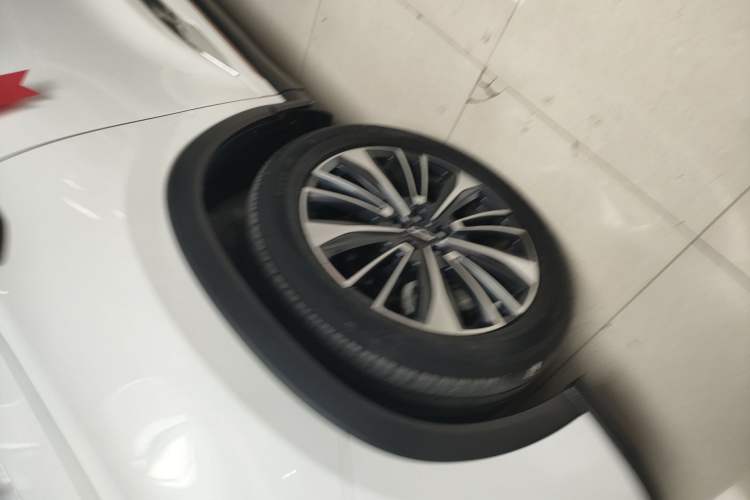 Used Chery Tiggo 8 PRO 2024 Champion Edition 390T Two-Wheel Drive Peak Version 5 Seats Left Front Wheel Hub