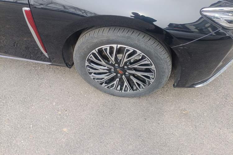 Used Hongqi H5 2024 1.5T HEV Smart Connect Flagship Edition Right Front Wheel Hub