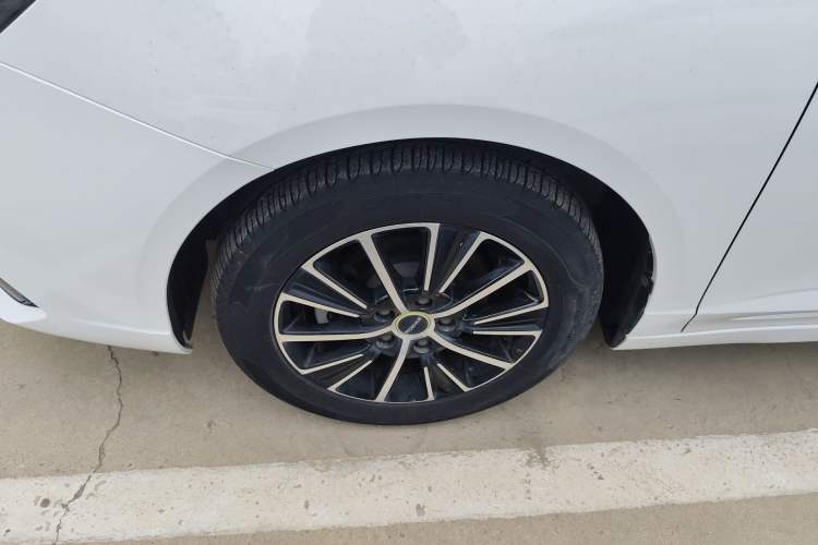 Used Roewe i5 2021 1.5L CVT Diamond Edition Left Front Wheel Hub