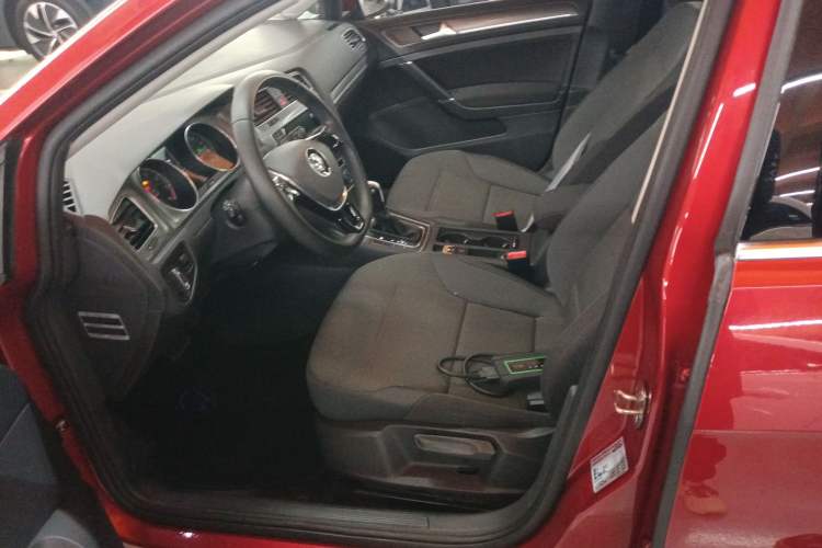 Used Volkswagen Golf 2015 1.6L Automatic Comfort Model
