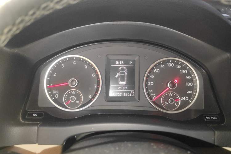 Used Volkswagen Tiguan 2010 1.8 TSI Automatic Two-Wheel Drive Trend Edition Instrument Cluster