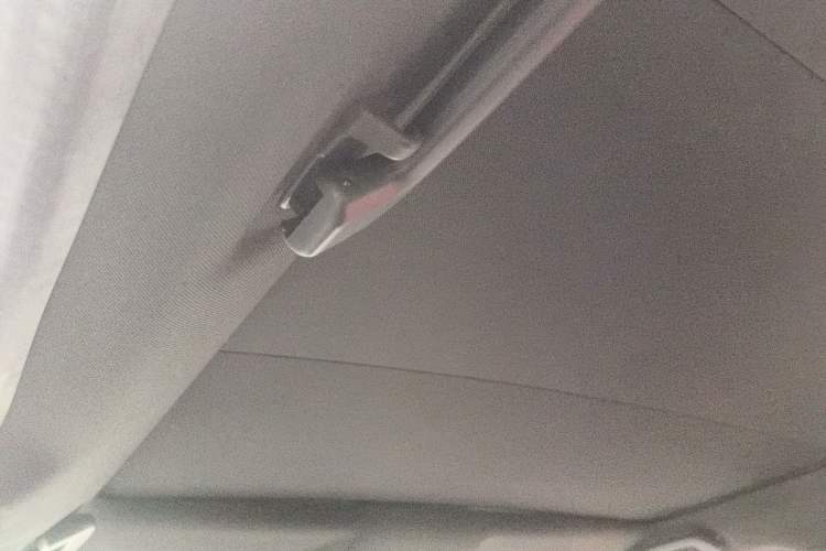 Used Land Rover Discovery Sport 2020 249 PS R-Dynamic Performance Edition Headliner