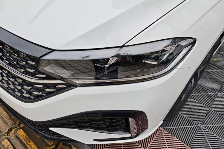 Used Volkswagen Lavida 2024 300TSI DSG Starry Sky Deluxe Edition Left Front Headlight