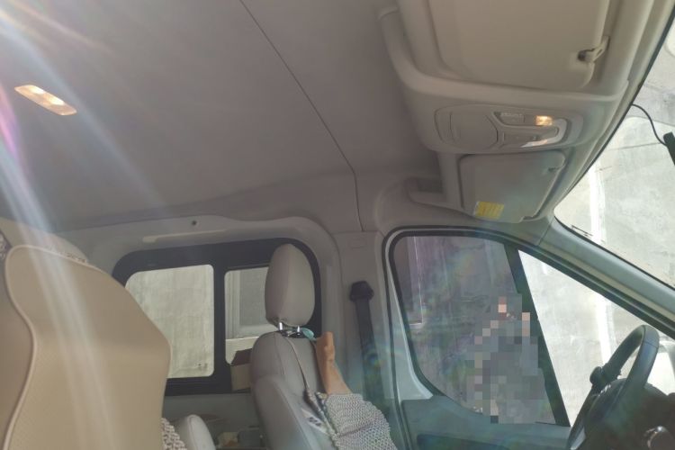 Used SAIC MAXUS Xintu V90 2019 2.0T Manual Zhi Du Xing Front-Wheel-Drive Single Tire Short Wheelbase Mid-Height 6-Seater Headliner