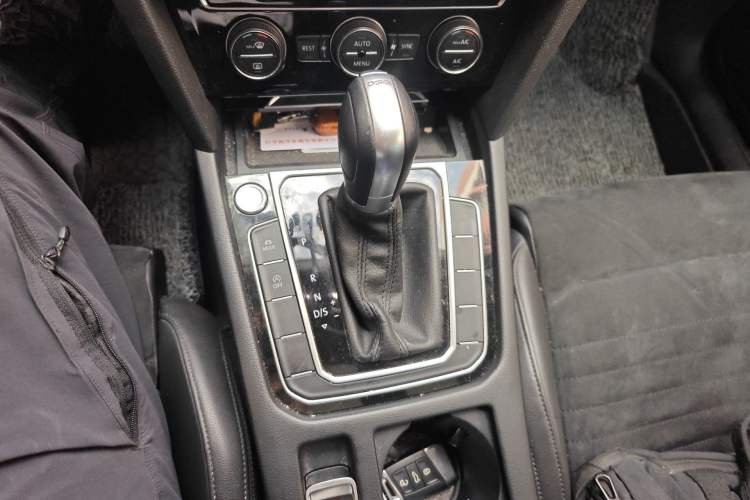 Used Volkswagen Variant 2018 380TSI Two-Wheel Drive Comfort Edition Gear Lever