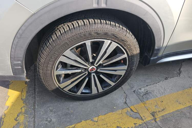 Used Roewe RX5 2020 20T Automatic 4G Connect Superior Flagship Edition Left Front Wheel Hub