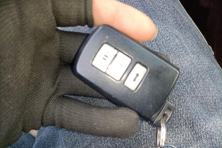 Used Toyota Camry 2013 2.5G Comfort Edition Vehicle Key