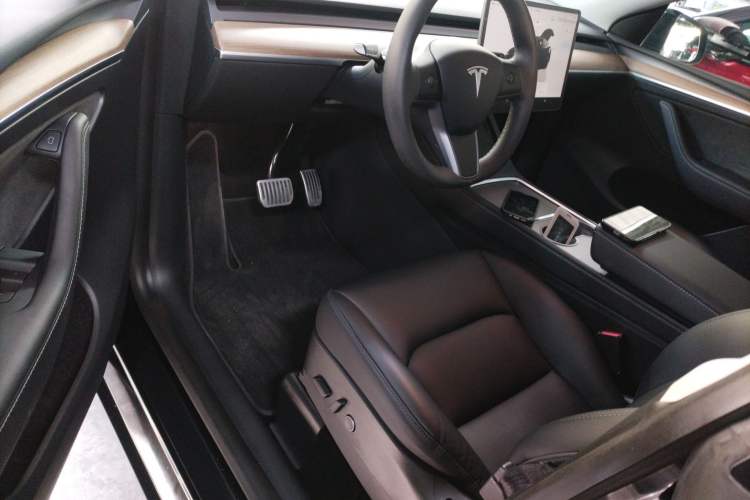 Used Tesla Model Y 2022 Rear-Wheel-Drive Version