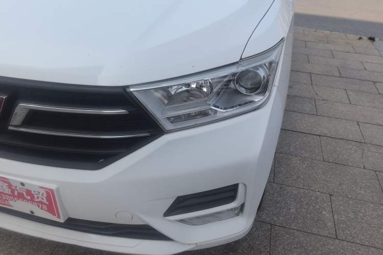 Used Wuling Hongguang 2019 1.5L S Standard Version China VI LAR
