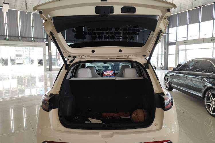 Used Geely Galaxy Geome 2025 UP 410km Exploration Edition Trunk