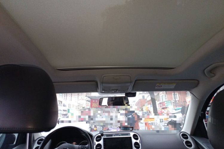 Used Volkswagen Tiguan 2015 1.8TSI Manual Two-Wheel-Drive Limited Edition Headliner