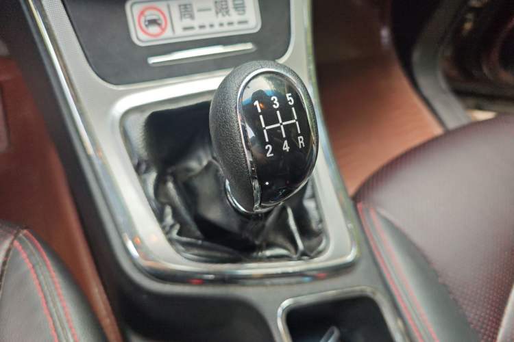 Ojetý Baojun 560 2015 1.8L manual luxury version