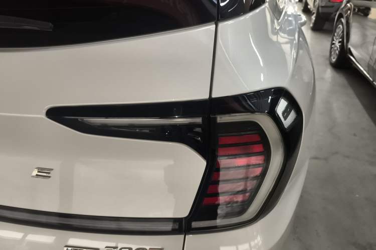 Used Hyundai Santa Fe 2023 Traveler 380T GDi Automatic All-Wheel Drive GLX HTRAC Elite Edition