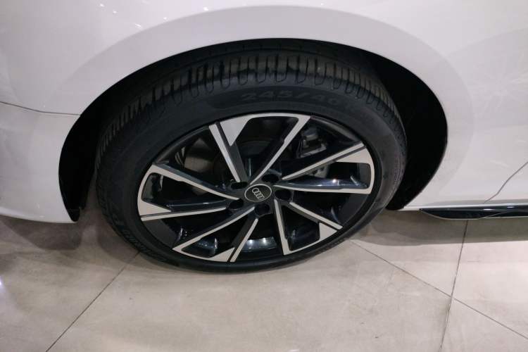 Used Audi A4L 2023 40 TFSI Luxury Dynamic Model
