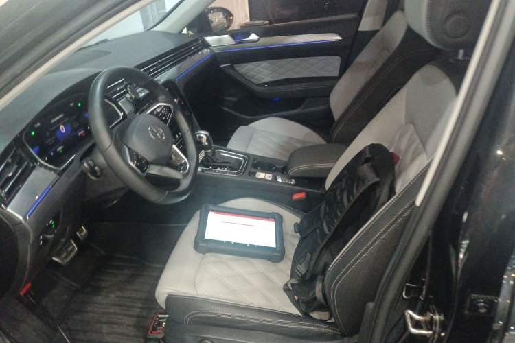 Used Volkswagen Magotan 2023 2 Million Units Limited Edition 330TSI DSG Leading Version Left Front Seat