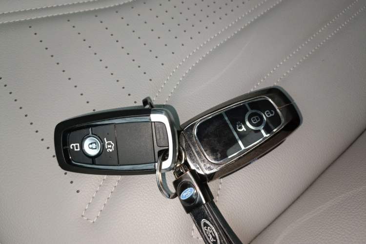 Used Ford Escape 2024 EcoBoost 245 Two-Wheel-Drive Titanium Edition