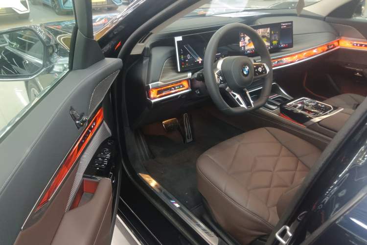 Used BMW 7 Series 2023 735Li M Sport Package
