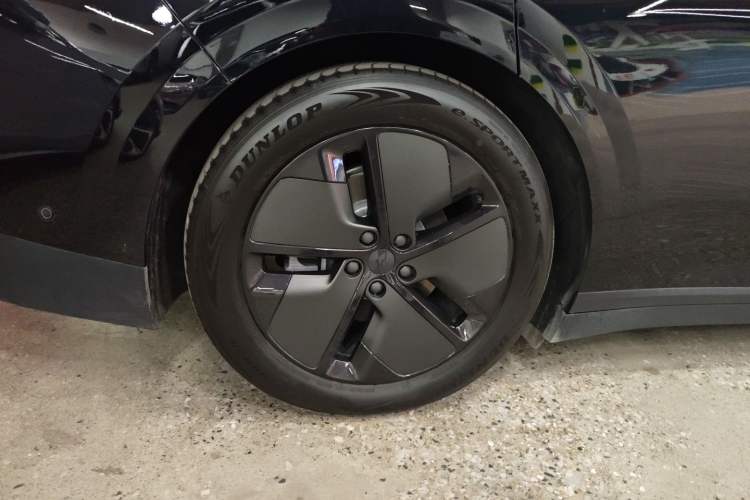 Used Li Auto Li Auto i6 2025 Model Two-Wheel-Drive Standard Type
