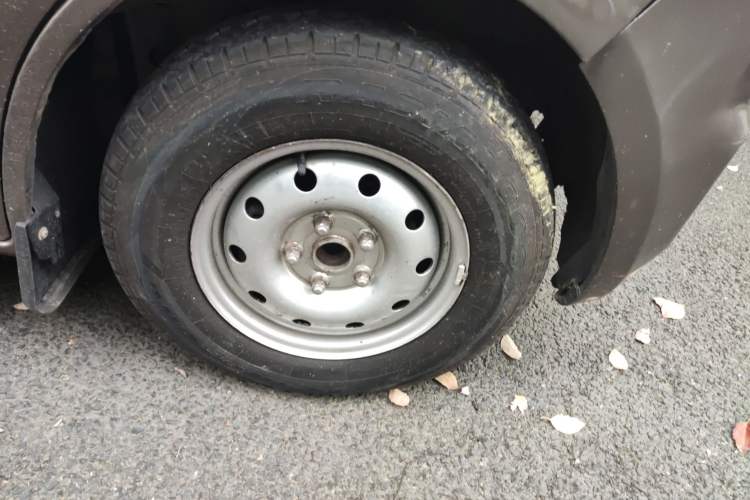 Used CHANGAN KAICHENG Ruixing M80 2014 1.5L Standard Version 4G15S Right Front Wheel Hub