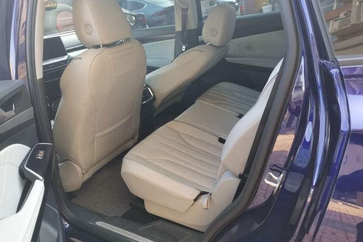 Used Volkswagen ID.6 X 2021 Pro Smart Long-Range Edition Left Rear Seat