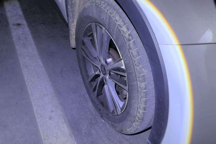 Used BYD Song Pro 2019 1.5T Automatic Luxury Model Right Front Wheel Hub