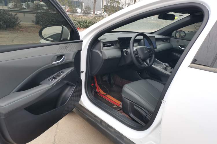 Used BYD Qin PLUS 2025 DM-i Smart Drive 55KM Leading Model