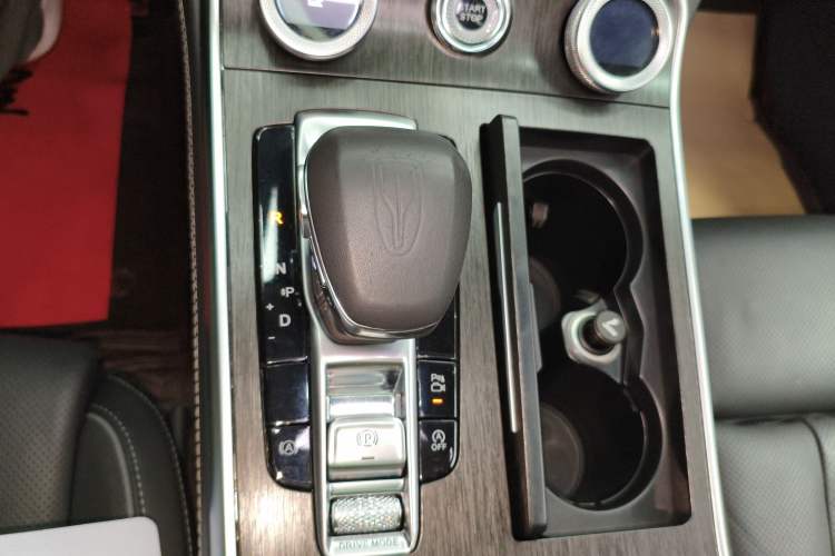 Used Hongqi H9 2022 2.0T Smart Connect Flagship Edition Gear Lever