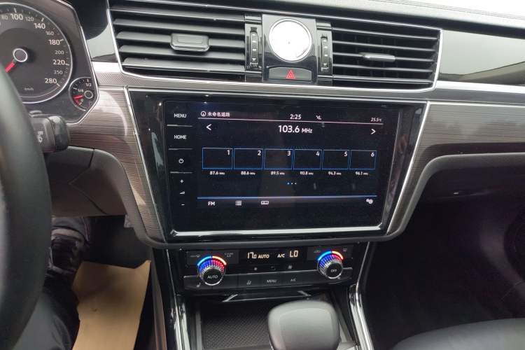 Used Volkswagen Phideon 2019 380TSI Two-Wheel Drive Business Edition China VI Standard