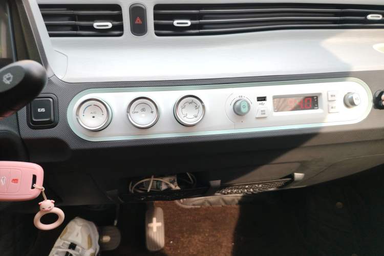 Used Wuling Hongguang MINIEV 2021 Macaron Premium Model – Lithium-NMC Audio And AC Panel