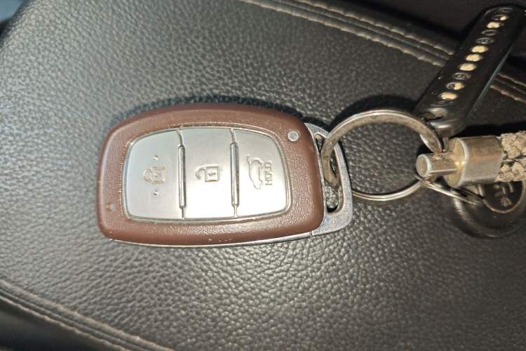 Used Hyundai ix25 2015 1.6L Automatic Two-Wheel Drive Smart GLS Trim Vehicle Key