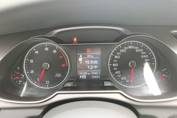 Used Audi A4L 2013 35 TFSI Automatic Comfort Model Instrument Cluster