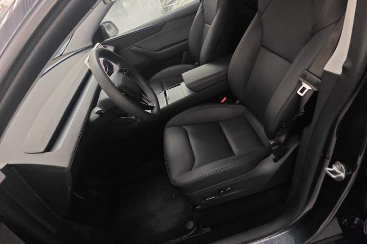 Used Tesla Model Y 2025 Rear-Wheel-Drive Version Left Front Seat