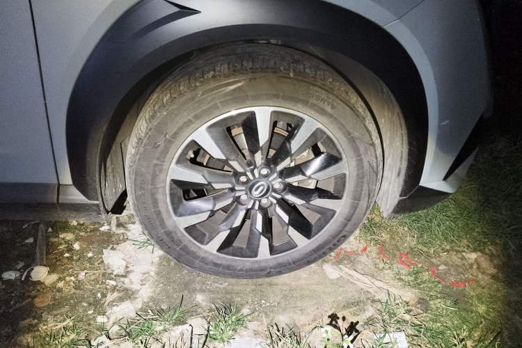 Used GAC Trumpchi EMKOO 2022 1.5T Supernova Pro Edition Right Front Wheel Hub