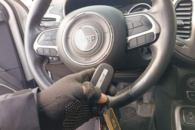 Used Jeep Compass 2017 200T Automatic Family Edition
