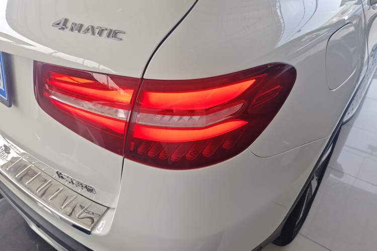 Used Mercedes-Benz GLC 2016 GLC 300 4MATIC Dynamic Model
