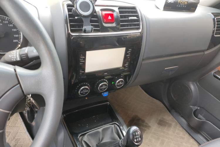 Used Great Wall Wingle 5 2013 2.8T European Version Two-Wheel Drive Elite Version Big Double-Cab GW2.8TC