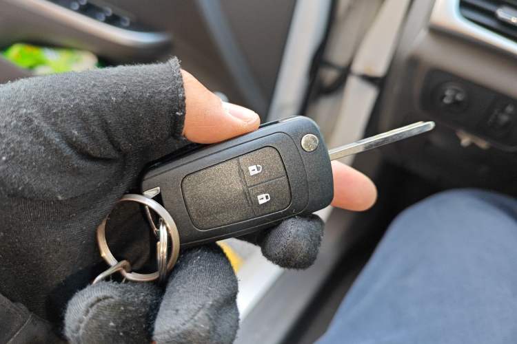 Used Chevrolet Lova RV 2016 1.5L Automatic Comfort Edition Vehicle Key