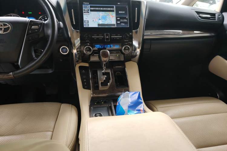 Used Toyota Alphard 2021 Dual-Motor 2.5L Premium Edition Audio And AC Panel