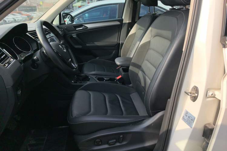 Used Volkswagen Tiguan L 2021 280TSI Automatic Two-Wheel Drive Smart Edition Left Front Seat