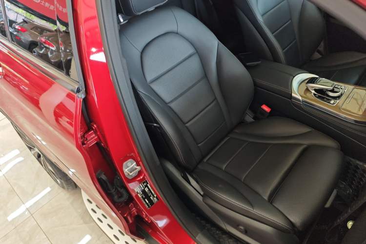 Used Mercedes-Benz GLC Coupe 2019 GLC 260 4MATIC Coupe SUV
