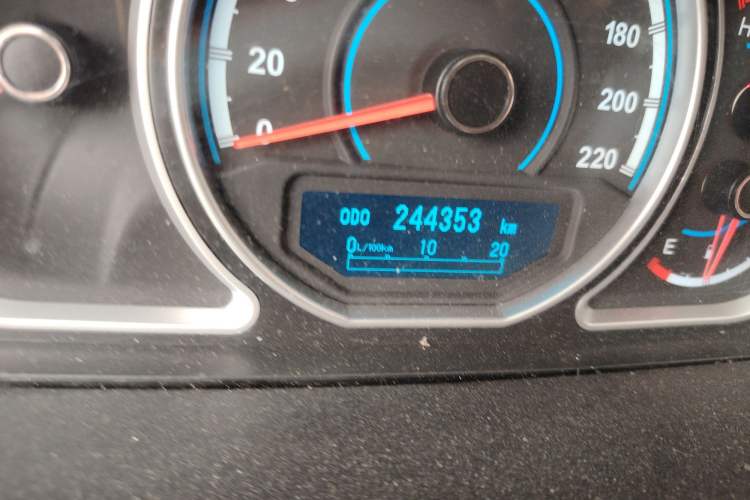 Used Haima S7 2013 2.0L Manual ZhiShang Version Odometer Close Up