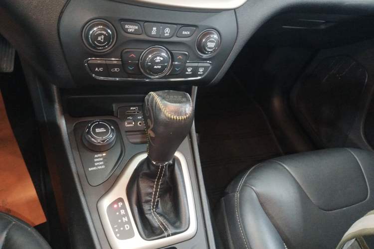 Used Jeep Cherokee 2017 2.4L Professional Smart Edition
