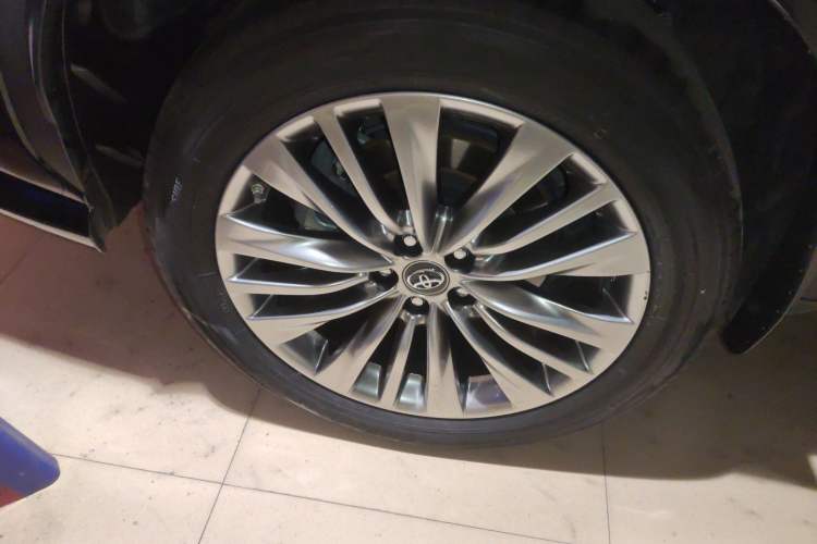 Used Toyota Highlander 2022 Dual-Engine 2.5L Four-Wheel Drive Prestige Version 7 Seats
